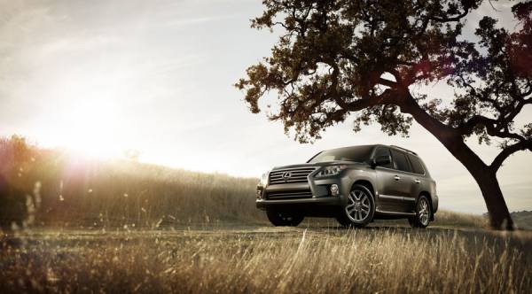 Photograph Jeff Ludes Lexus Lx on One Eyeland